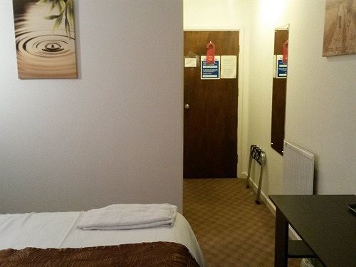 Red Lion Hotel Tredegar Ngoại thất bức ảnh